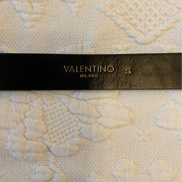Valentino by Mario Valentino; Giusy Logo Leather Belt; black leather size small - Picture 3 of 6